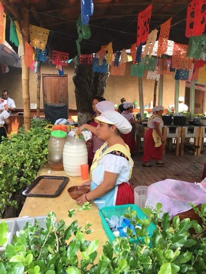 Cocineras tradicionales zoques temen perder su espacio de venta