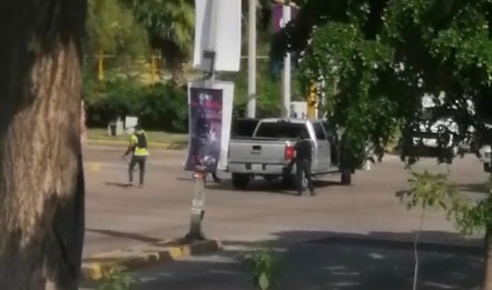 (Video) Se registra enfrentamiento armado en calles de #Culiacán