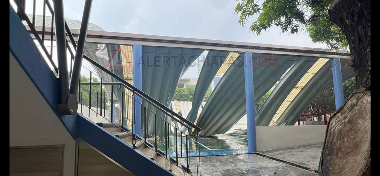 Caída de árboles y techos deja lluvia en Tuxtla Gutiérrez