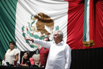 Pese a “mafias”, ratifican a Raciel como fiscal