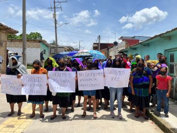 Ante latente enfrentamiento, protestan en Pantelhó para pedir paz