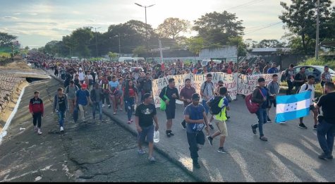 Sale de Tapachula nueva caravana de migrantes